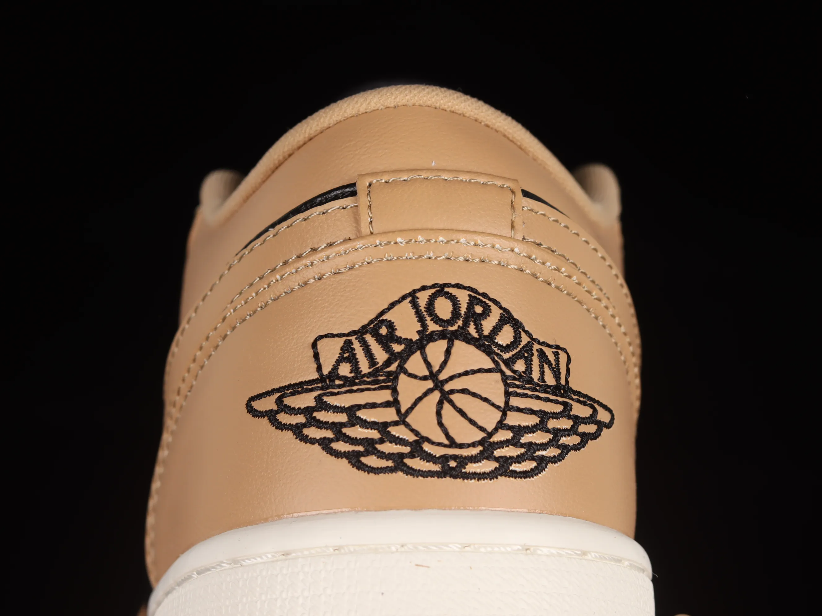 All categories Air Jordan Jordan series basketball shoes Air Jordan 1 Low Z version Air Jordan 1 Low "Desert" AJ1 Joe 1 milk tea color cultural and leisure sports sneakers DV0774-201